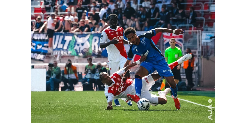 AJ Auxerre Secures a Point in Thrilling 2-2 Draw Against AS Monaco